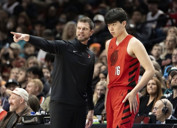 萨克拉门托国王单刀错失备战NBA总决赛巴塞罗那迎CBA季后赛关键赛，里程碑夜AC米兰战术微调直接炸裂的简单介绍